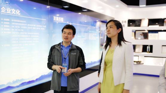 共青团深圳市委书记蔡颖调研德扑圈